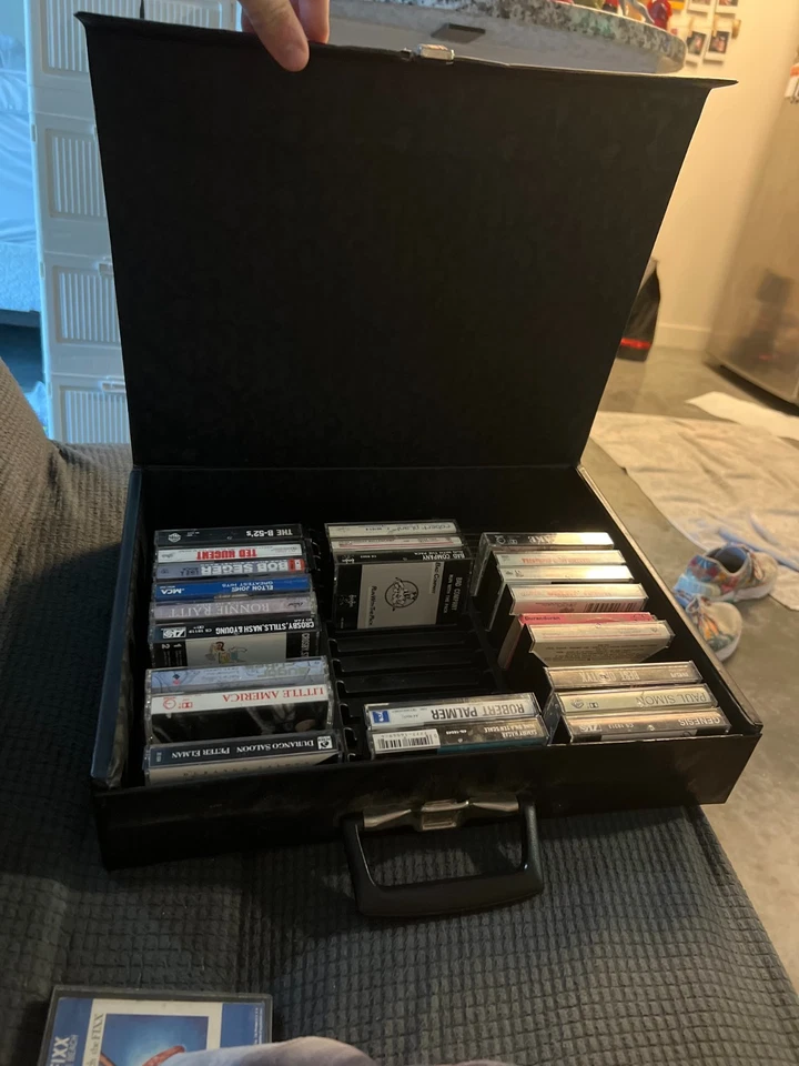 Lot of 25 Vintage Cassette Tapes + Carry Case Classic Rock Pop Rare Tested - Image 3 of 4