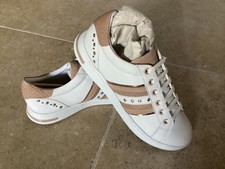 GEOX JAYSEN LOW TRAINERS SIZE 4UK  BRAND NEW WHITE BEIGE  TU7