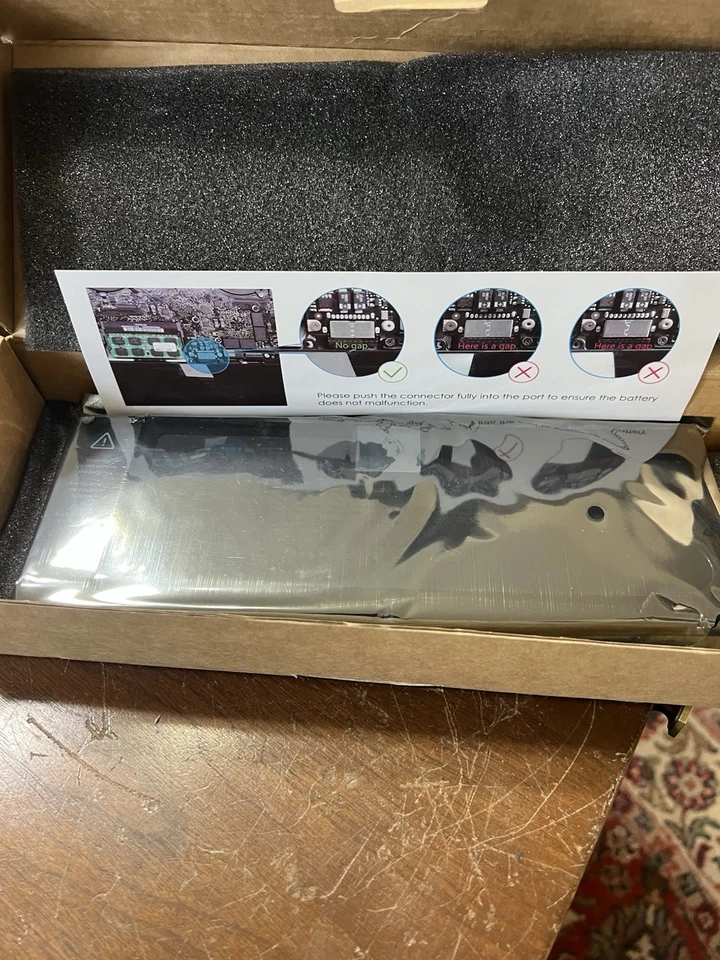 MacBook Pro 15" A1286 2011 MC721LL Batería 10.95V 79Wh 7200mAh 661-5844 4 Ciclos Foto 3 de 4