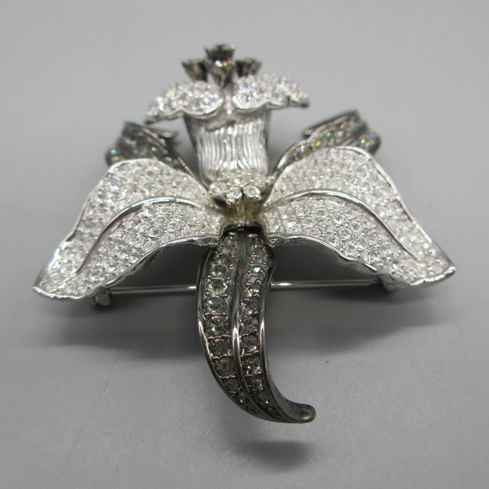 Broche Nolan Miller Flor Orquídea Prendedor Pavé Cristal Estrás Tono Plata Foto 2 de 4