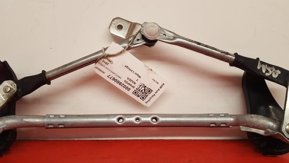 Mazda 2015 2 DJ 5 puertas escotilla limpiaparabrisas delantero elevador Foto 3 de 4