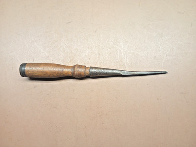 Vintage Unbranded Bevel Edge 1/4'' Socket Chisel w/Leather Capped Handle Sharp!