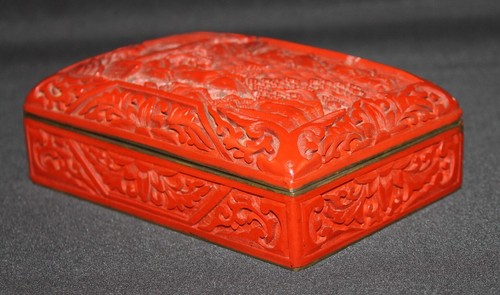 Eine fein geschnitzte große Zinnober Lack Schatulle. Blaue Emaille. Landschaft geschnitzt. 40er Jahre - Bild 8 von 12