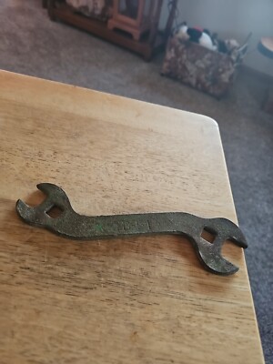 Vintage John Deere JD-51 Wrench In Good Shape Some Original Green Color. 
