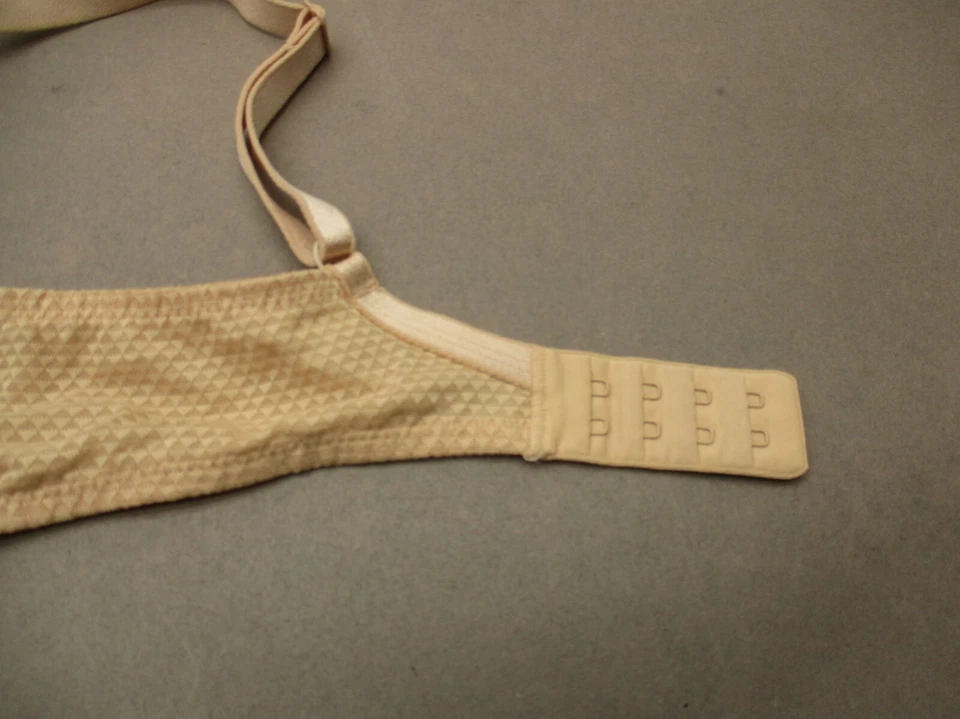 Sujetador 32D PASSIONATA Mujer Beige Encaje Forrado Con Aros Cierre Trasero Demi 5F Foto 4 de 4