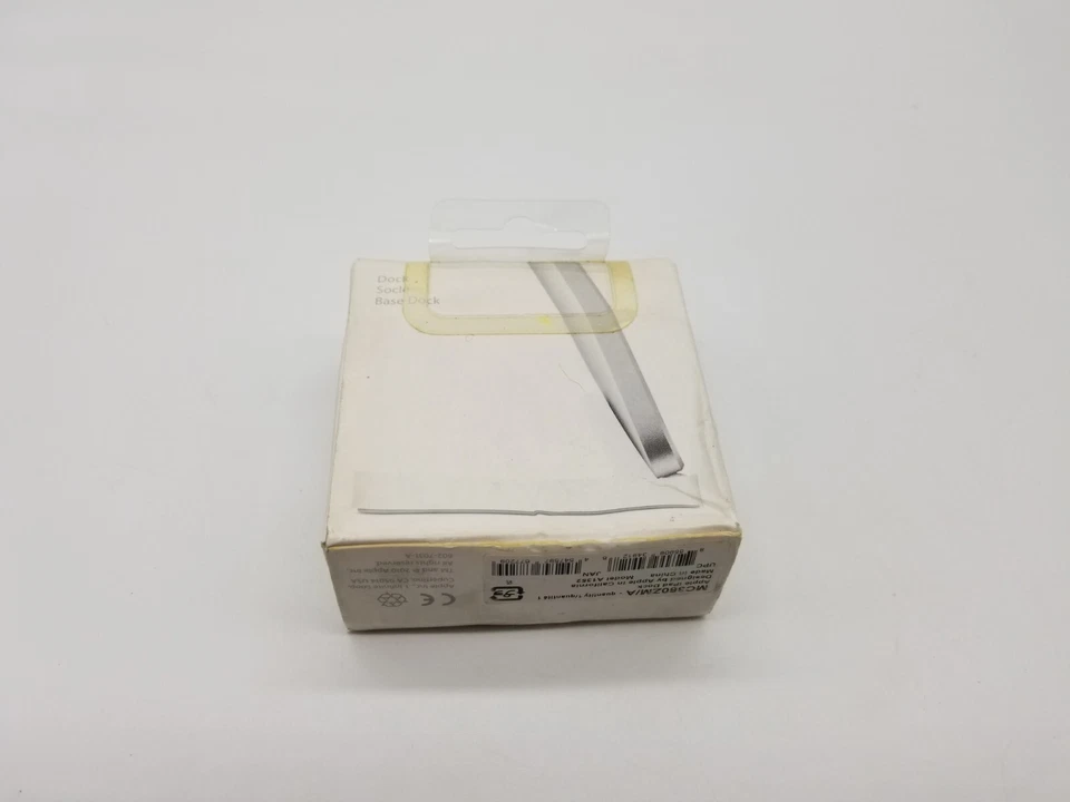 Apple iPad / IPhone Dock MC360ZM/A Model Number A1352 with audio port, dock only - Image 2 of 4