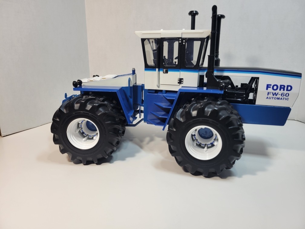 1/16 ERTL Custom Prestige FORD FW-60 Tractor W/Wheel & Rear