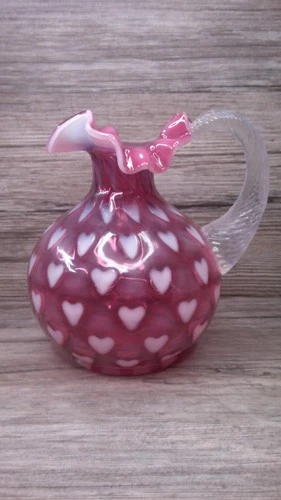 vintage Fenton Cranberry opalescent heart optic ruffled edge vase       Z108
