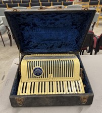 Vintage Wurlitzer Accordion With Case As Is Does Work And Play Music