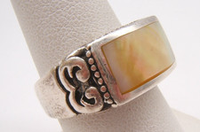 VTG STERLING SILVER 925 RING WITH MOTHER OF PEARL TOP SIZE 8.5