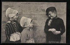 Egmond aan Zee, Niederländischer Junge mit zwei Mädchen, Ansichtskarte 