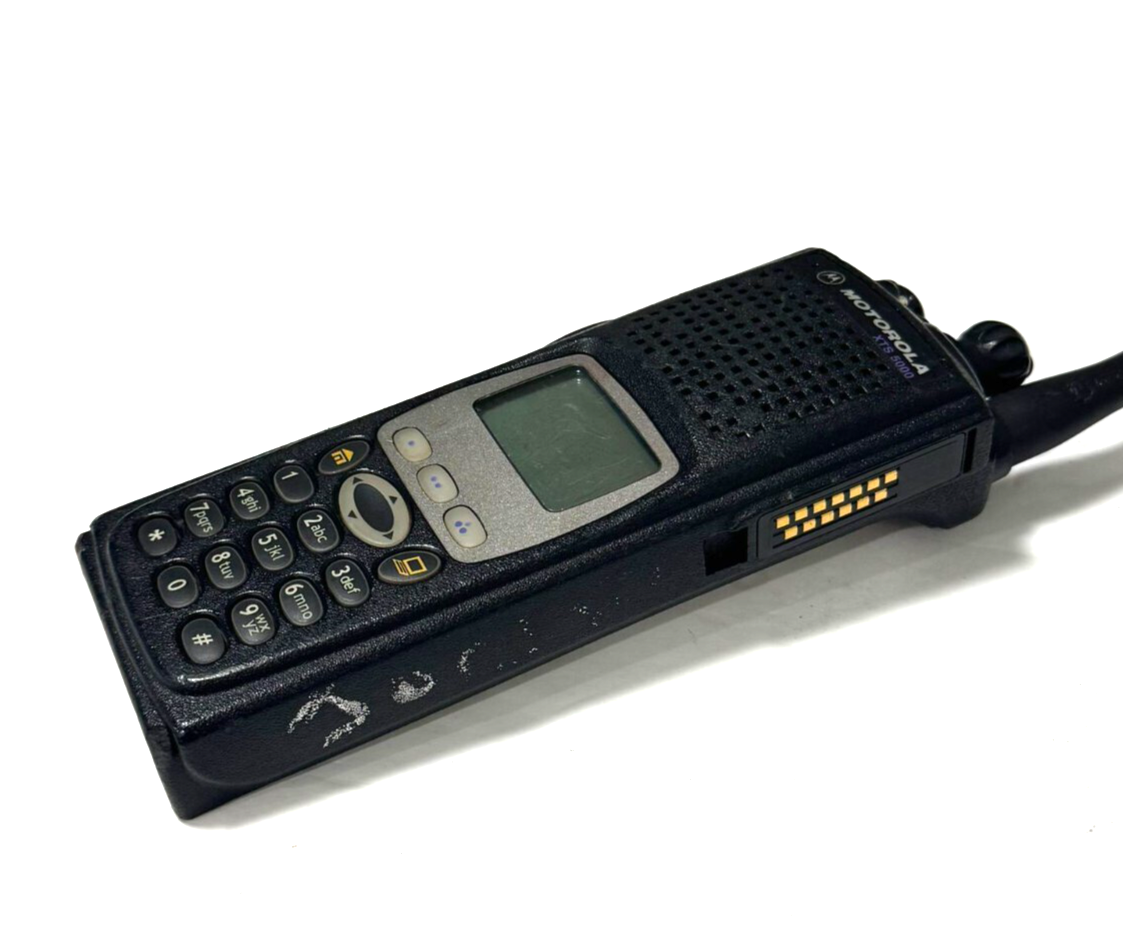 Motorola XTS 5000 Digital UHF 450 - 520MHz Model III Portable