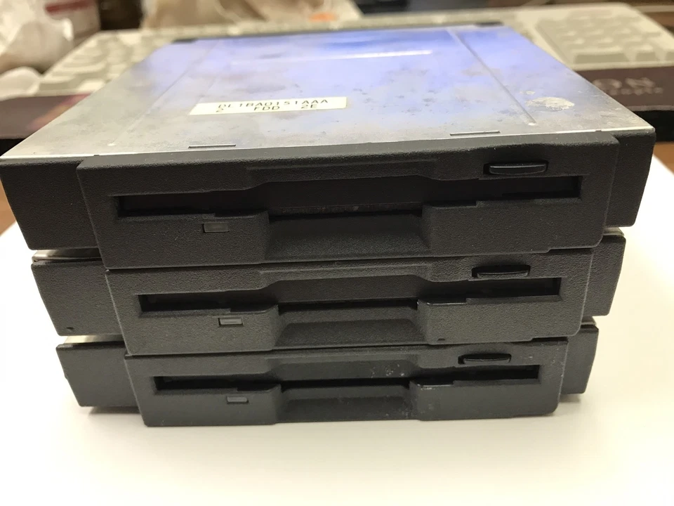 UNIDAD DE DISQUETE DL 1BA0151AAA 2 FDD 2E DL 1BA0174ARA 0 FDD 5L DL 1BA0170AAA 0 FDD 4I Foto 4 de 4