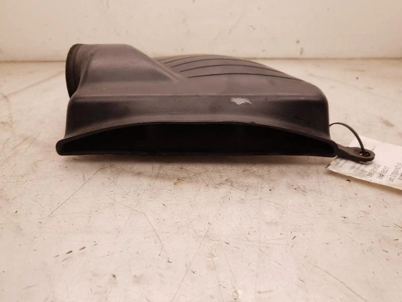 Tubo/resonador filtro de aire Lexus IS300 2002 3,0 L 6 cilindros  Foto 3 de 4