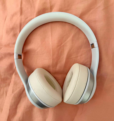 Beats by Dr. Dre Solo HD ohraufliegende Kopfhörer weiß 3,5 mm mit Etui
