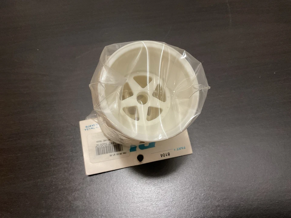 RPM 8104 “Starz” White Front Wheels For Associated Trucks - Image 3 of 3