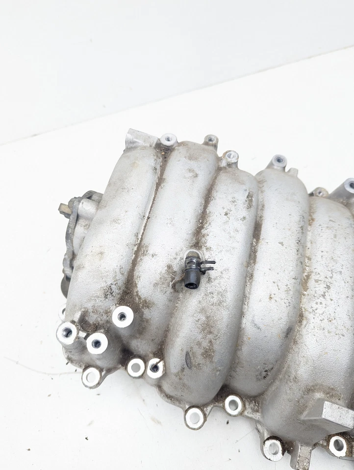 1998-2000 Lexus LS400 4.0L V8 Upper Intake Manifold Assembly OEM - Image 3 of 4