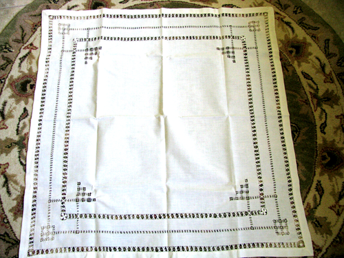Gorgeous Vintage Drawn Thread Tablecloth w/4 Matching Napkins-ON SALE-1/2 PRICE - Picture 2 of 8