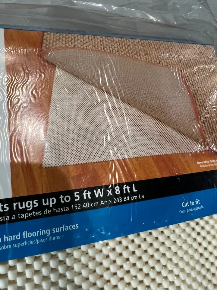 Cojín de alfombra antideslizante Mainstays se adapta a alfombras de hasta 5 x 8 pies. CORTADO A MEDIDA agrega acolchado Foto 3 de 4