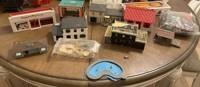 Various Miniatures Pieces For Model Train Set Collection Vintage 