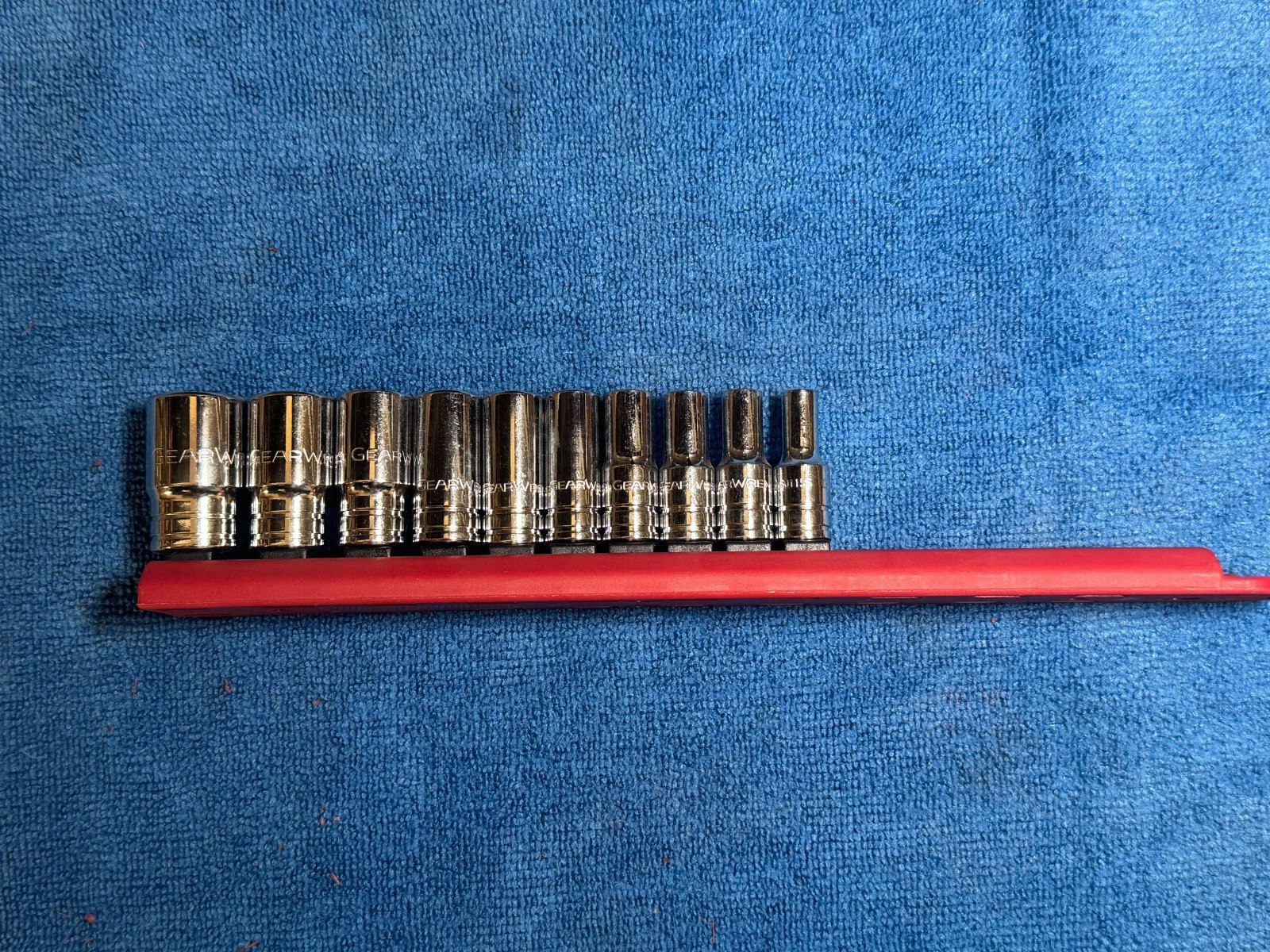 GearWrench USA 6 Point, 1/4 IN Drive, SAE Mid Length Socket Set of 10 With rail