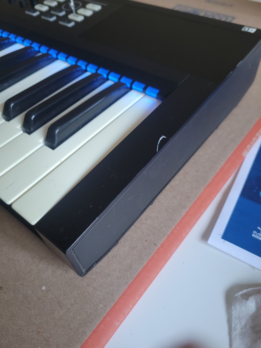 Native Instruments Komplete Kontrol S49 MK1 Midi Keyboard