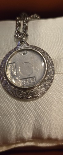 Vintage Silvertone Picture Locket On Chain Collectible Novelty - Picture 2 of 4