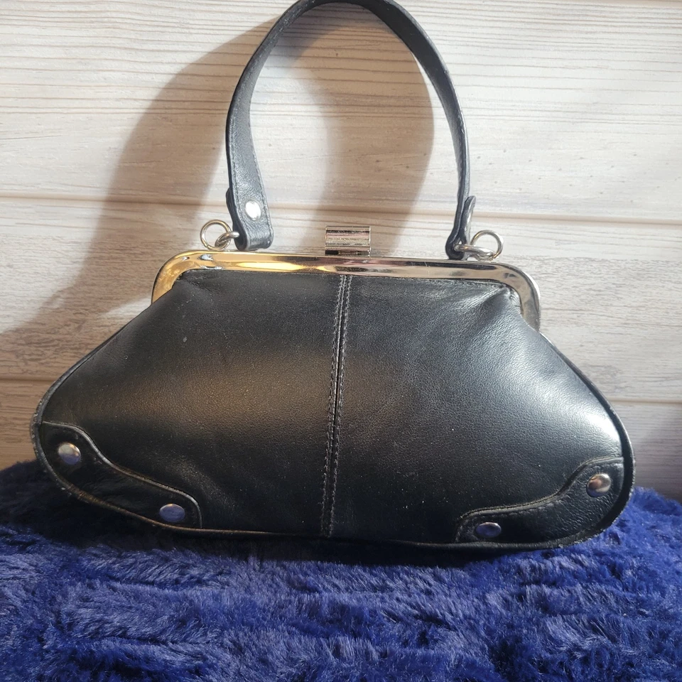 Mini bolso de mano Wilsons Leather Máxima negro con correa de cadena Foto 2 de 4