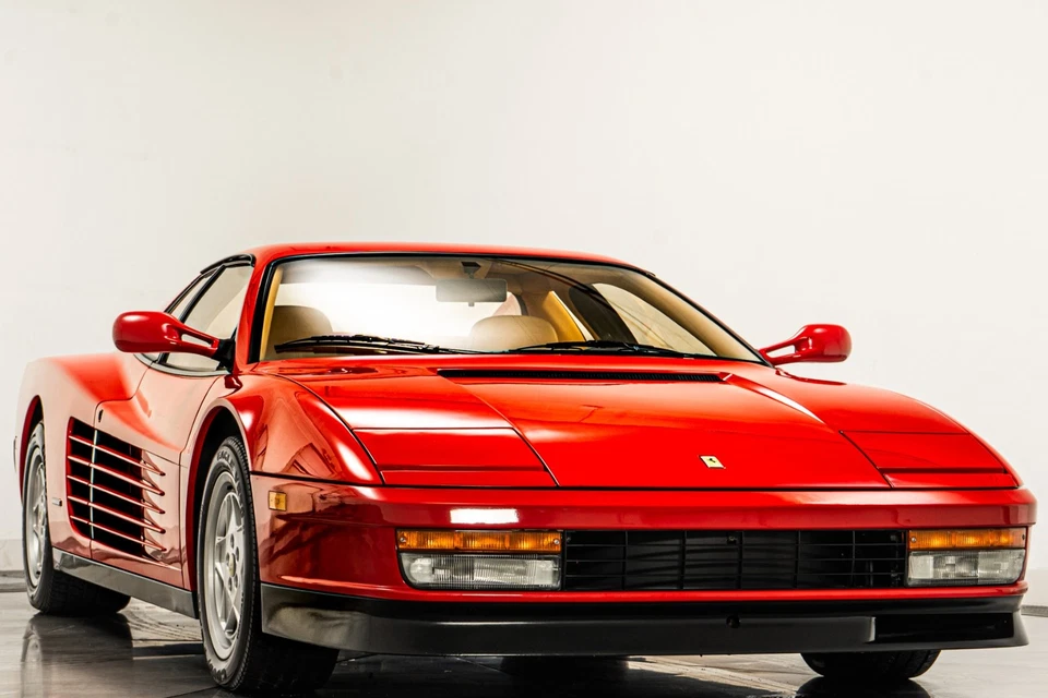 Ferrari Testarossa 1988  Foto 3 de 4