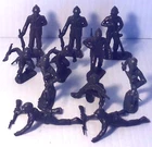 VINT. 1960's MARX US ARMY ARMED TRAINING CENTER MILITARY LOT OF 11 ARMY MEN 50MM