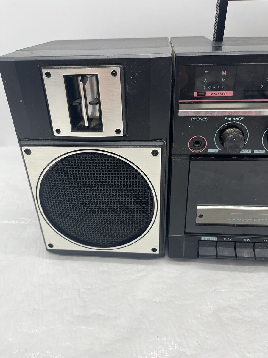 Vintage Retro QUASAR Boombox GX3616 Portable Stereo AM/FM Radio Cassette WORKS Vintage Retro QUASAR Boombox GX3616 Portable Stereo AM/FM Radio Cassette WORKS