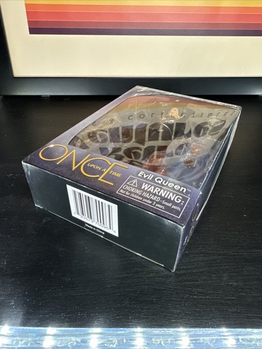 ABC TV Series Once Upon A Time Evil Queen Regina Mills Action Figure New In Box - Picture 8 of 9