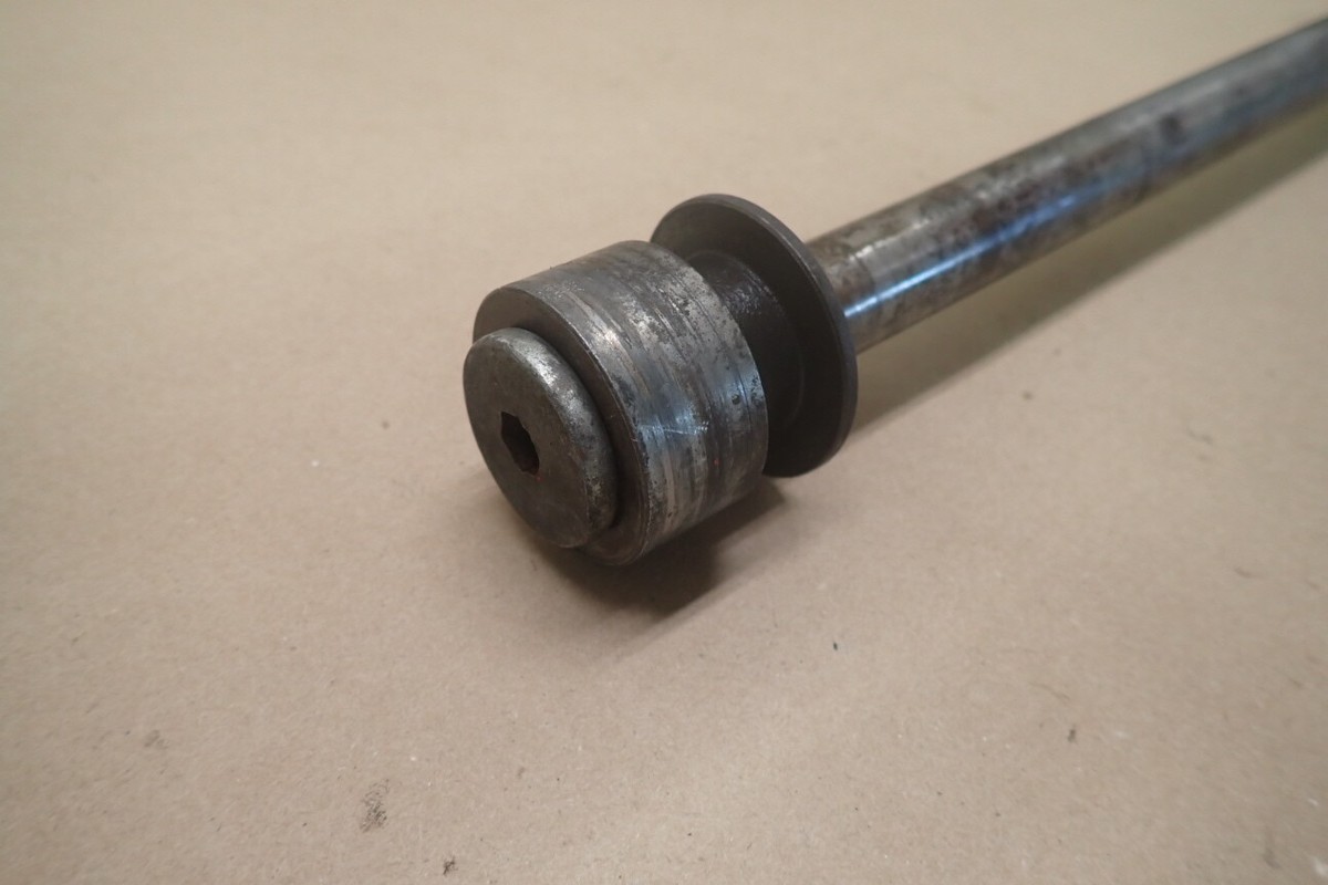1989 KAWASAKI ZX1000-B REAR WHEEL AXLE W/ SPACER | eBay