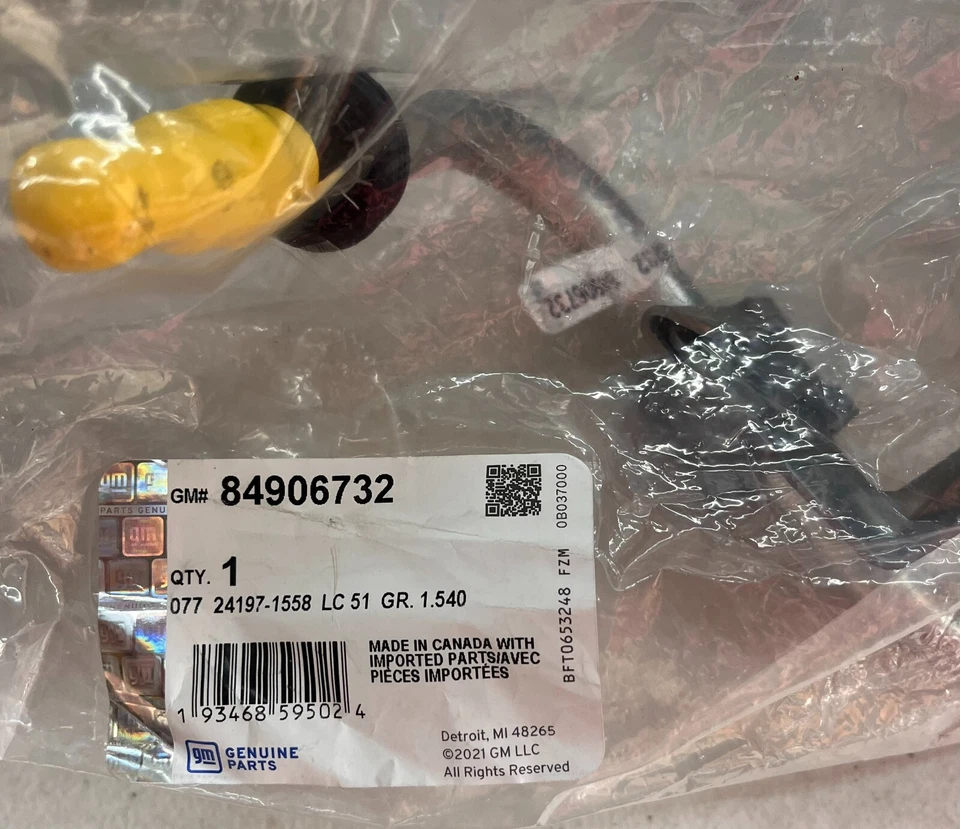 Впускная труба масляного охладителя двигателя GM 84906732 для Chevy Express 2500 21-25 переменного тока - Изображение 2 из 2