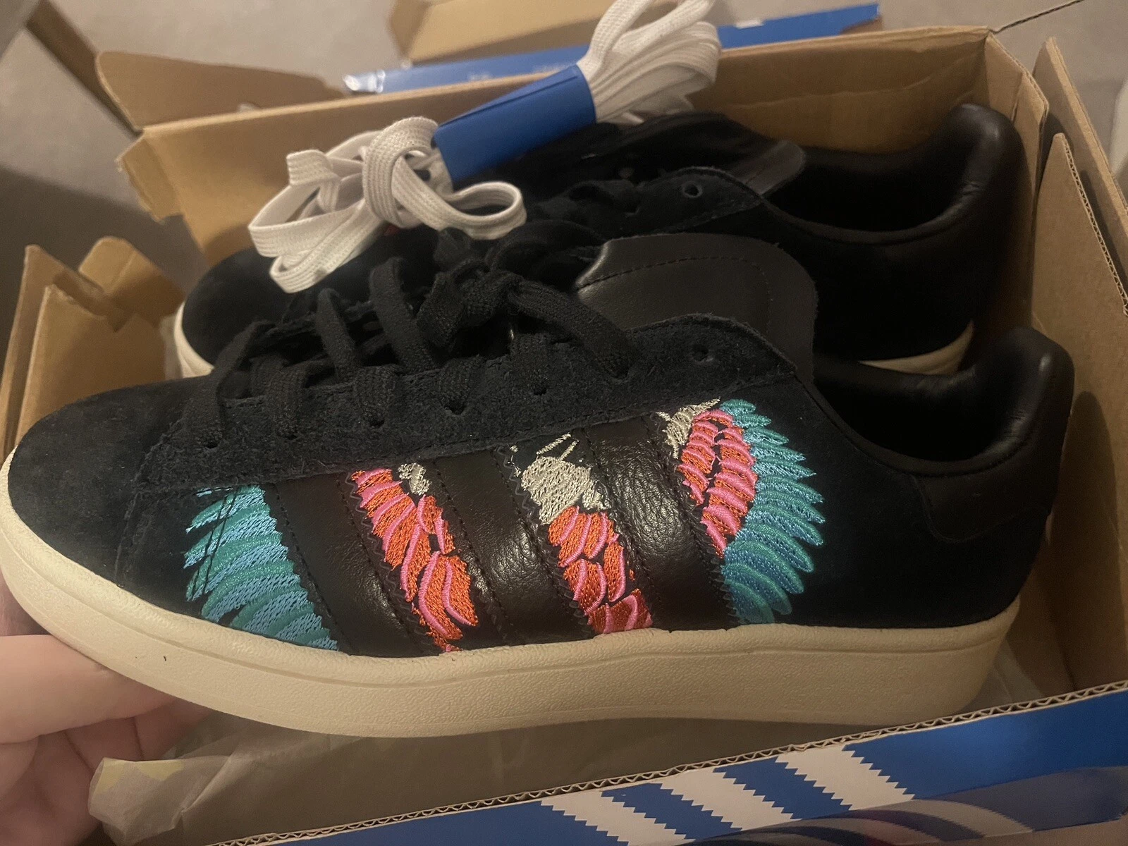 RARE scarpe da ginnastica Adidas nere Notting Hill ricamate UK taglia 7 5 (US:8)