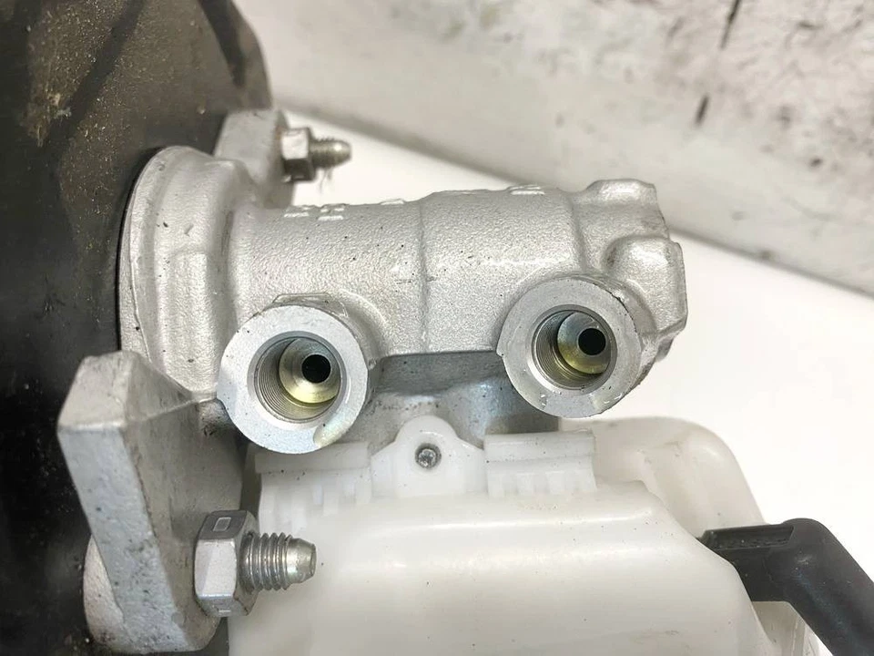 2016 BMW 3-Series Brake Master Cylinder 70262, Genuine FR2447539-26 - Image 2 of 4