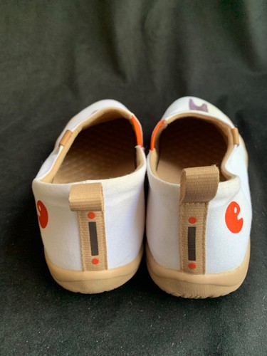 UIN Footwear red riding hood/bad wolf on white canvas slip on travel shoes-9 - Picture 4 of 5
