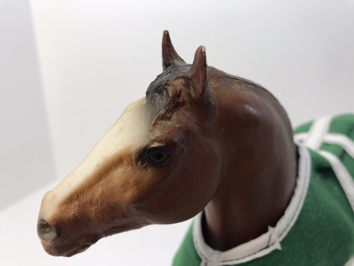 CLYDESDALE MARE - CHESTNUT - Breyer Model Horse With Green Coat - READ - Picture 6 of 19