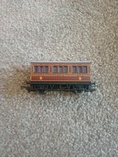 Hornby OO LMS Crimson 3rd Class Carriage 4 Wheel (R468) in Excellent Condition