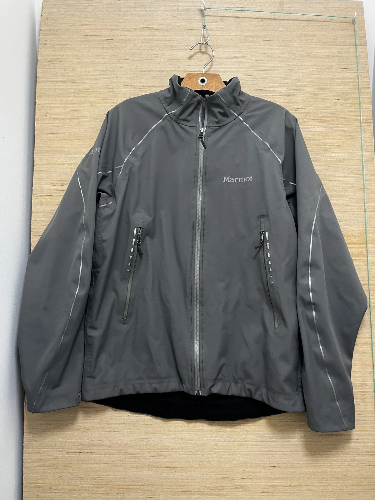 Marmot Jacket Mens Medium Softshell Full Zip Reflective Trim Pockets Outdoors