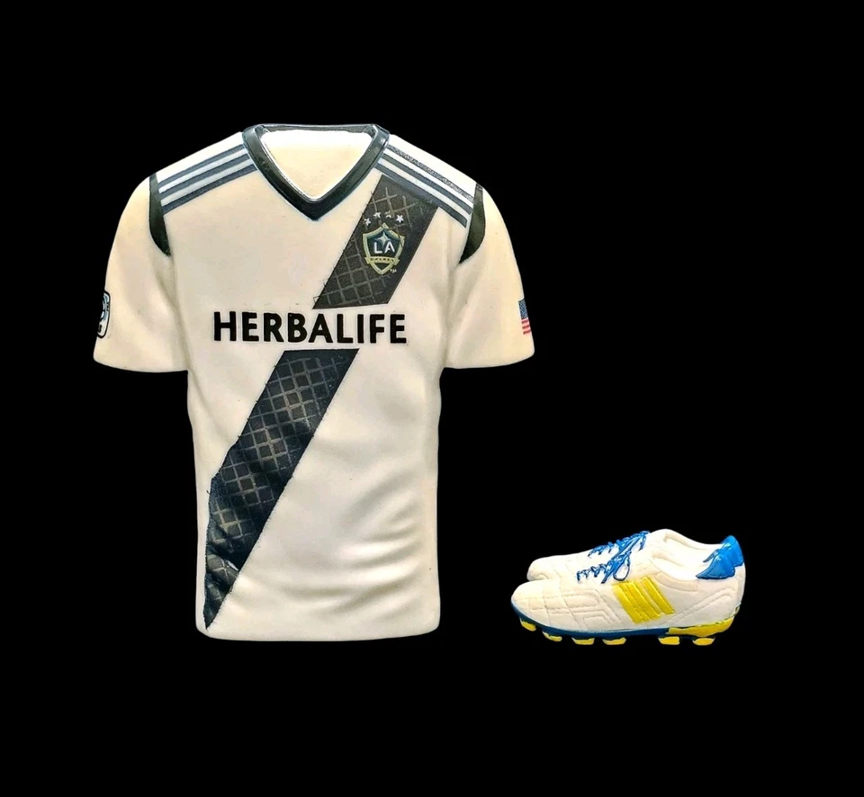 LA GALAXY MINI LOCKER SERIES OMAR GONZALEZ  FUTBOL SOCCER signed autographed - Image 3 of 4