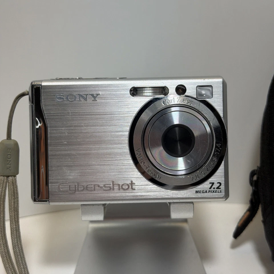 Sony Cyber-Shot DSC-W80 Digital Camera 7.2 MP 3x Optical Zoom W/ Battery, 4GB SD - Image 2 of 4