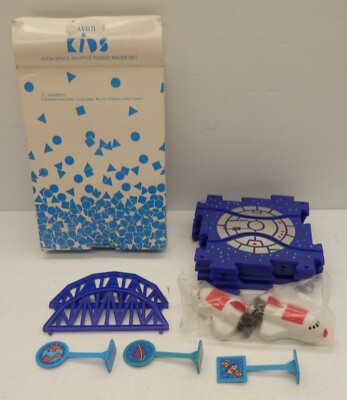 Vintge Avon Space Shuttle Puzzle Racer Set Wind Up Cars w/Puzzle
