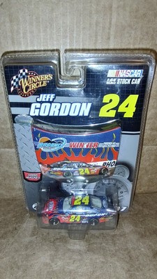 Jeff Gordon Winner's Circle 2007 COT #24 DuPont Chevy 1/64 Scale NASCAR Diecast