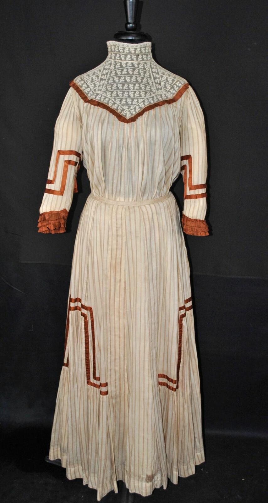 VICTORIAN 2 PIECE STRIPED COTTON DAY DRESS, 1900s - image 1