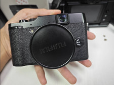 FUJIFILM X10 12MP Digital Camera with 12 Megapixel Optical Zoom Black