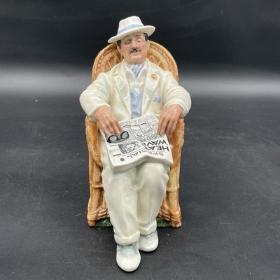 Vtg Royal Doulton ''Taking Things Easy'' 7  White Figurine - EUC