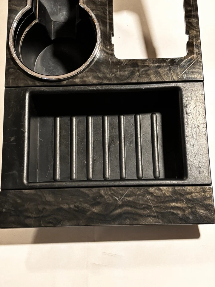 Ford Expedition 2015-2017 consola central portavasos bisel SYNC FL1478045A76EJSMQ Foto 2 de 4