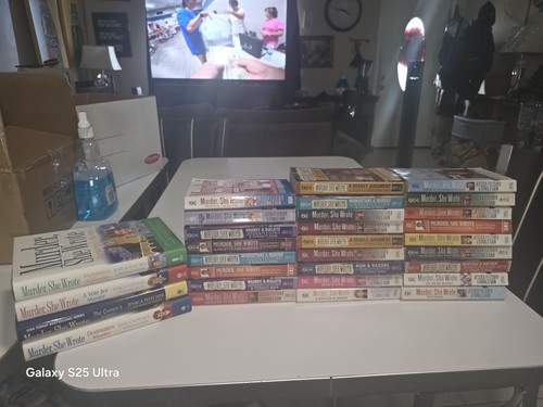 Murder She Wrote Book Lot 31 Jessica Fletcher Cozy Mystery Paperbacks Series - Afbeelding 6 van 7