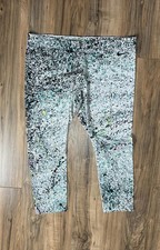 Nike Women's Club Allover Print Cropped Leggings